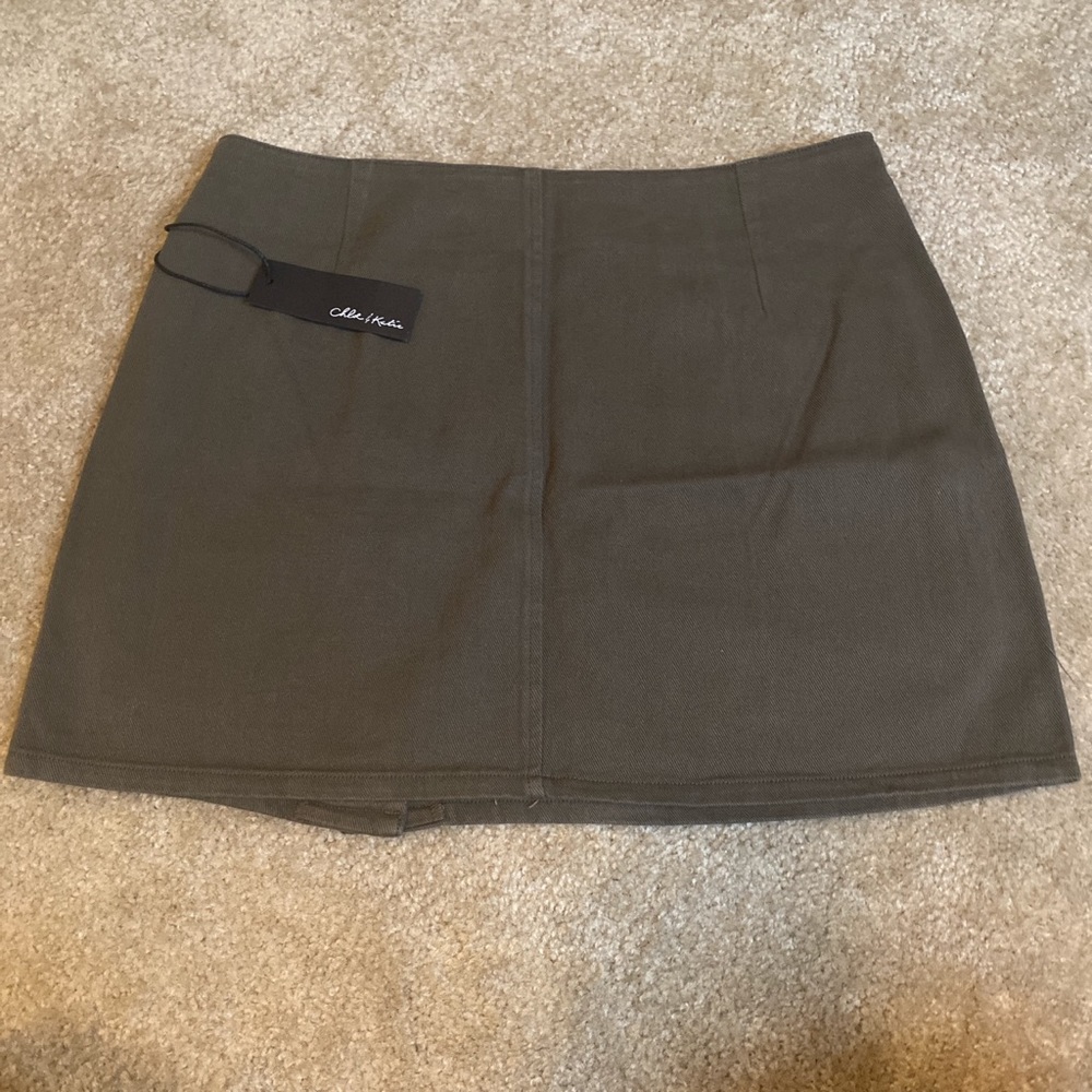 Skirt - Picture 2 of 2